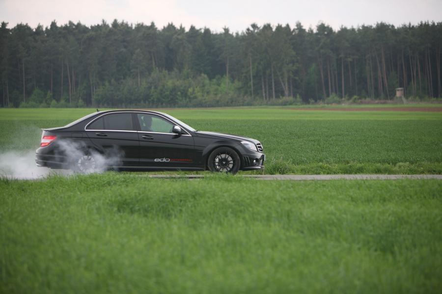  Mercedes-Benz C63 AMG by Edo Competition 2009 года  (фото 9 из 26)